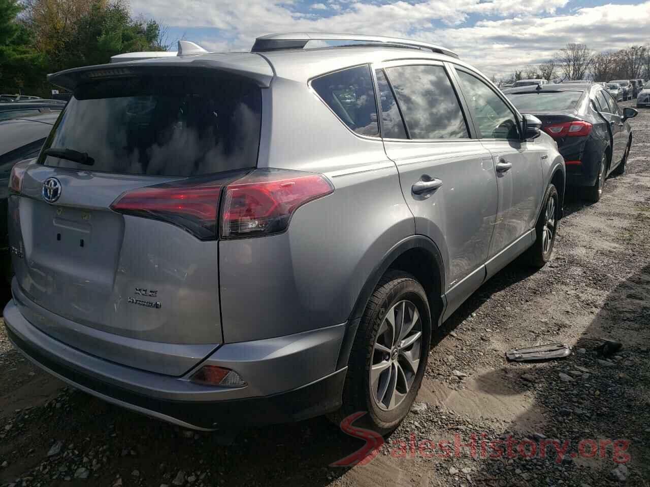 JTMRJREVXHD098388 2017 TOYOTA RAV4