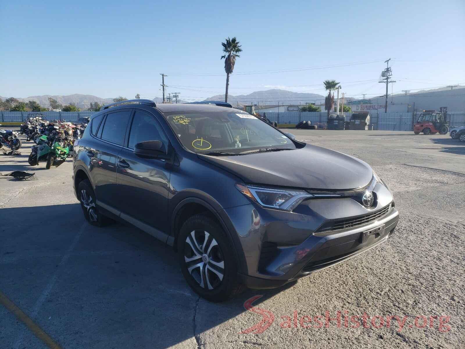 JTMZFREV8HD108210 2017 TOYOTA RAV4