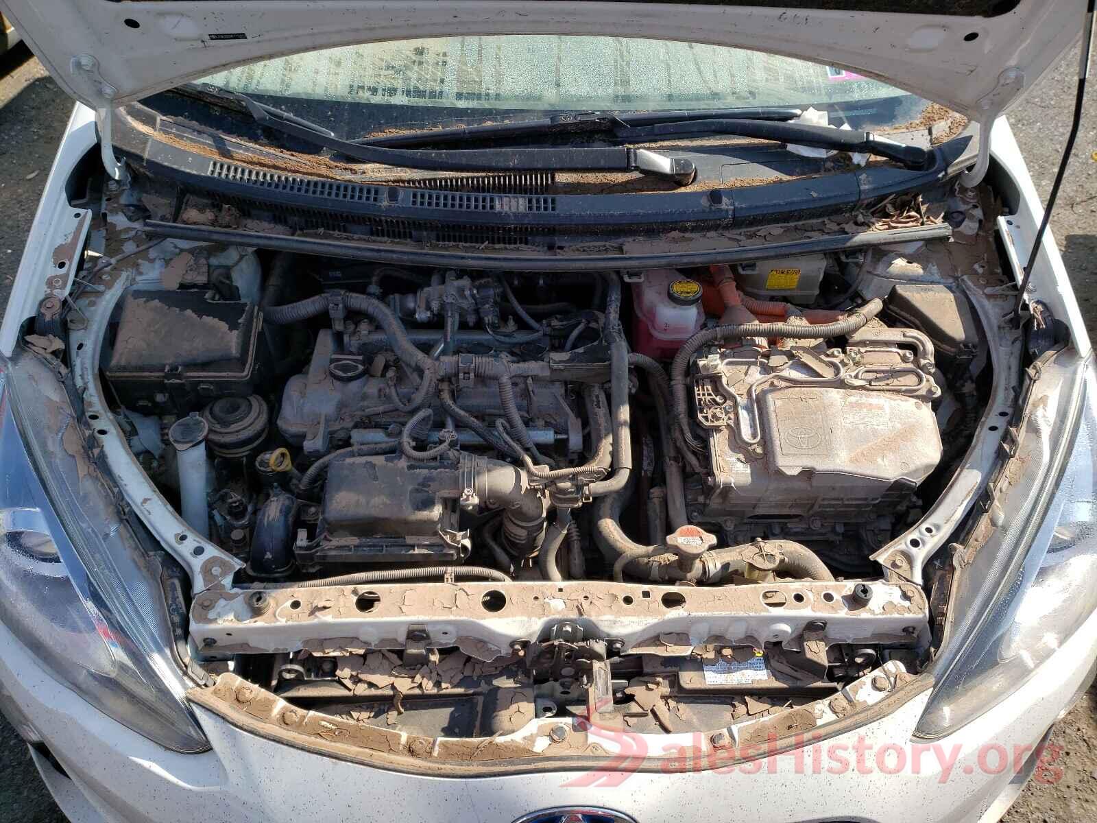 JTDKDTB34F1112972 2015 TOYOTA PRIUS