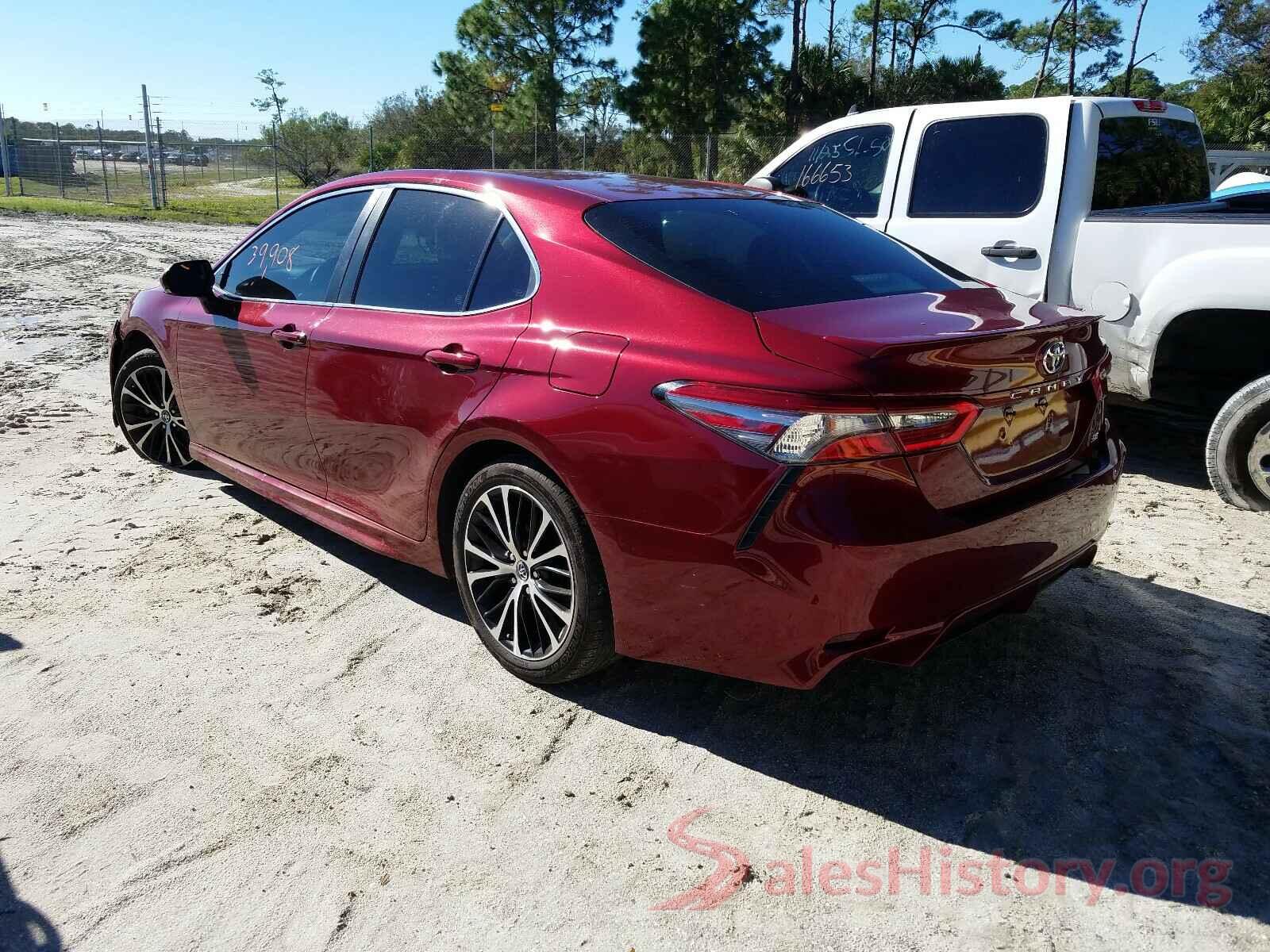 4T1B11HK1JU511370 2018 TOYOTA CAMRY