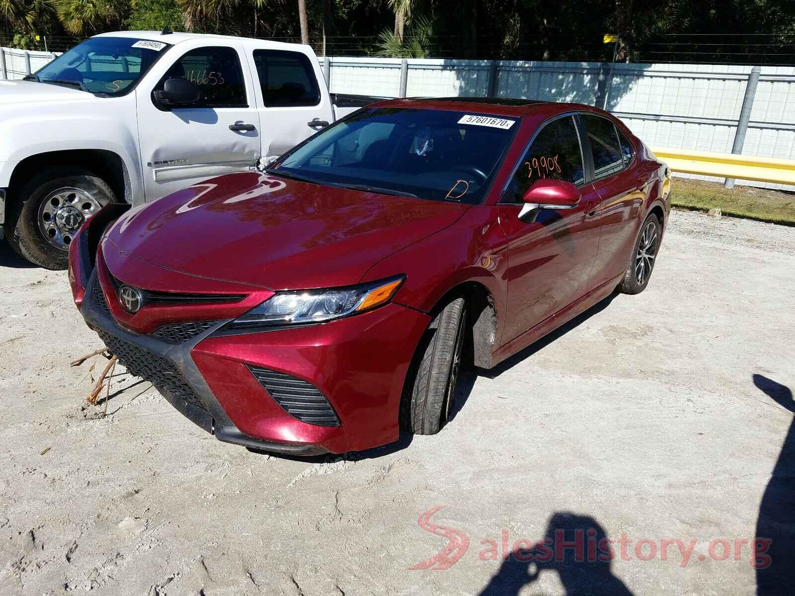 4T1B11HK1JU511370 2018 TOYOTA CAMRY