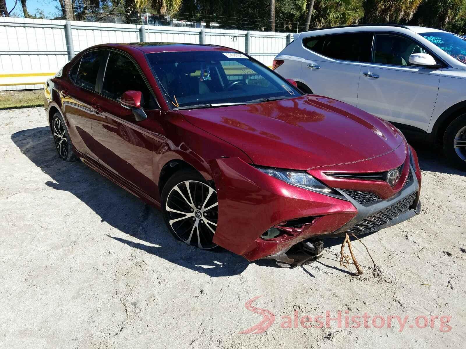 4T1B11HK1JU511370 2018 TOYOTA CAMRY