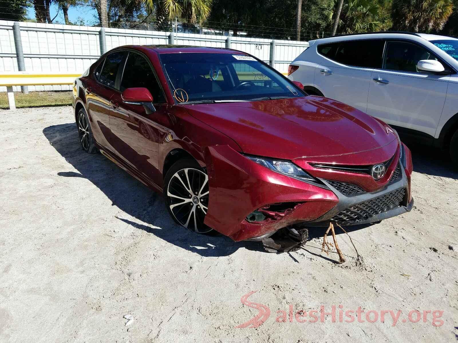 4T1B11HK1JU511370 2018 TOYOTA CAMRY