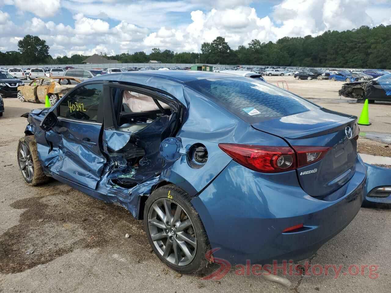 3MZBN1V31JM273205 2018 MAZDA 3