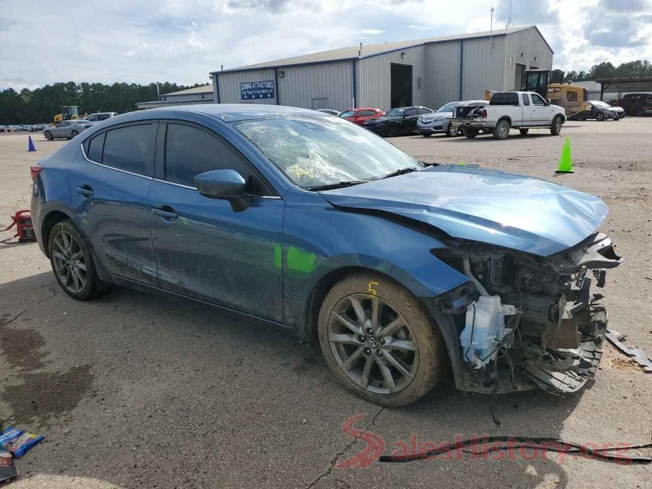 3MZBN1V31JM273205 2018 MAZDA 3