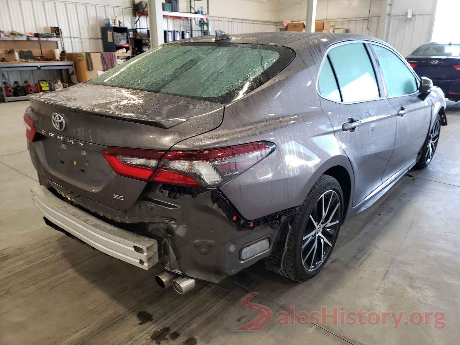 4T1G11AK5MU413687 2021 TOYOTA CAMRY