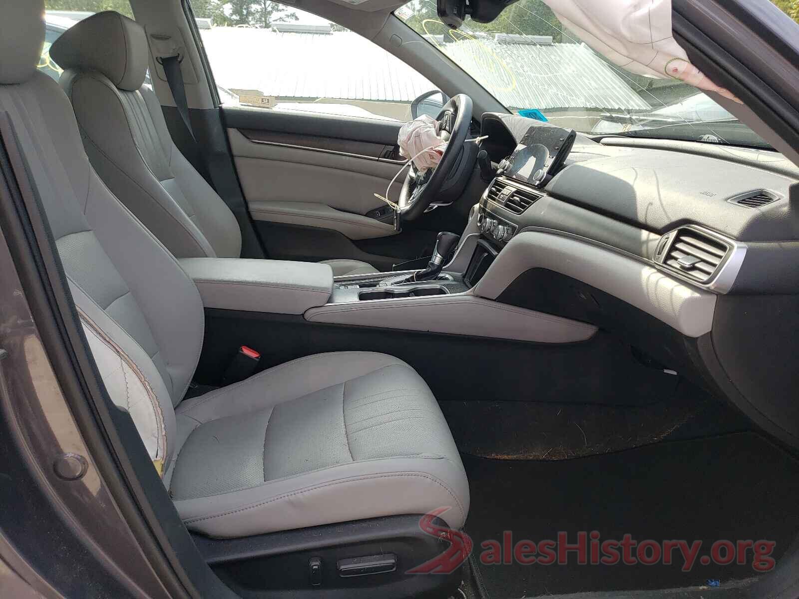 1HGCV1F93JA138090 2018 HONDA ACCORD