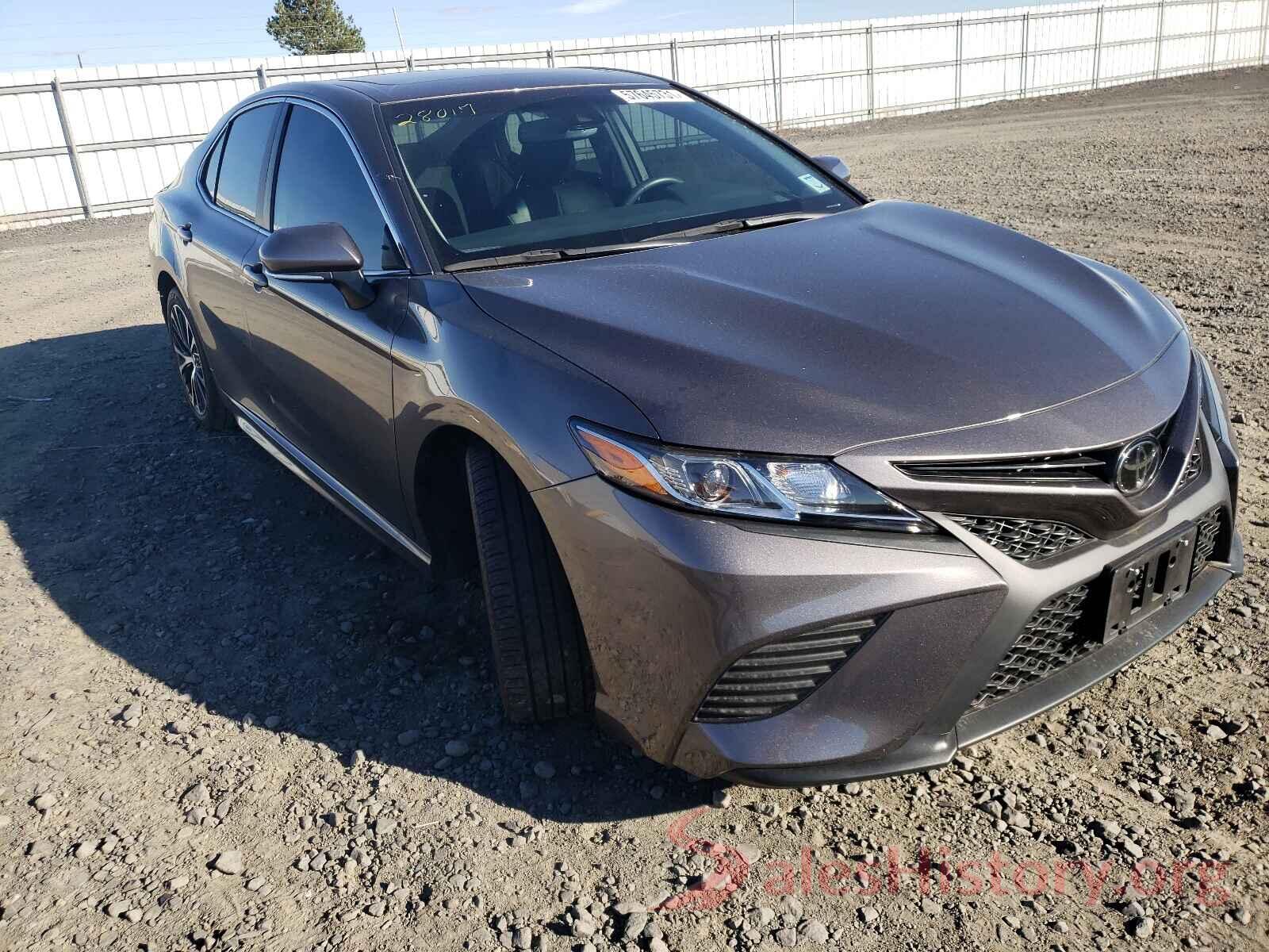 4T1B11HKXJU132027 2018 TOYOTA CAMRY