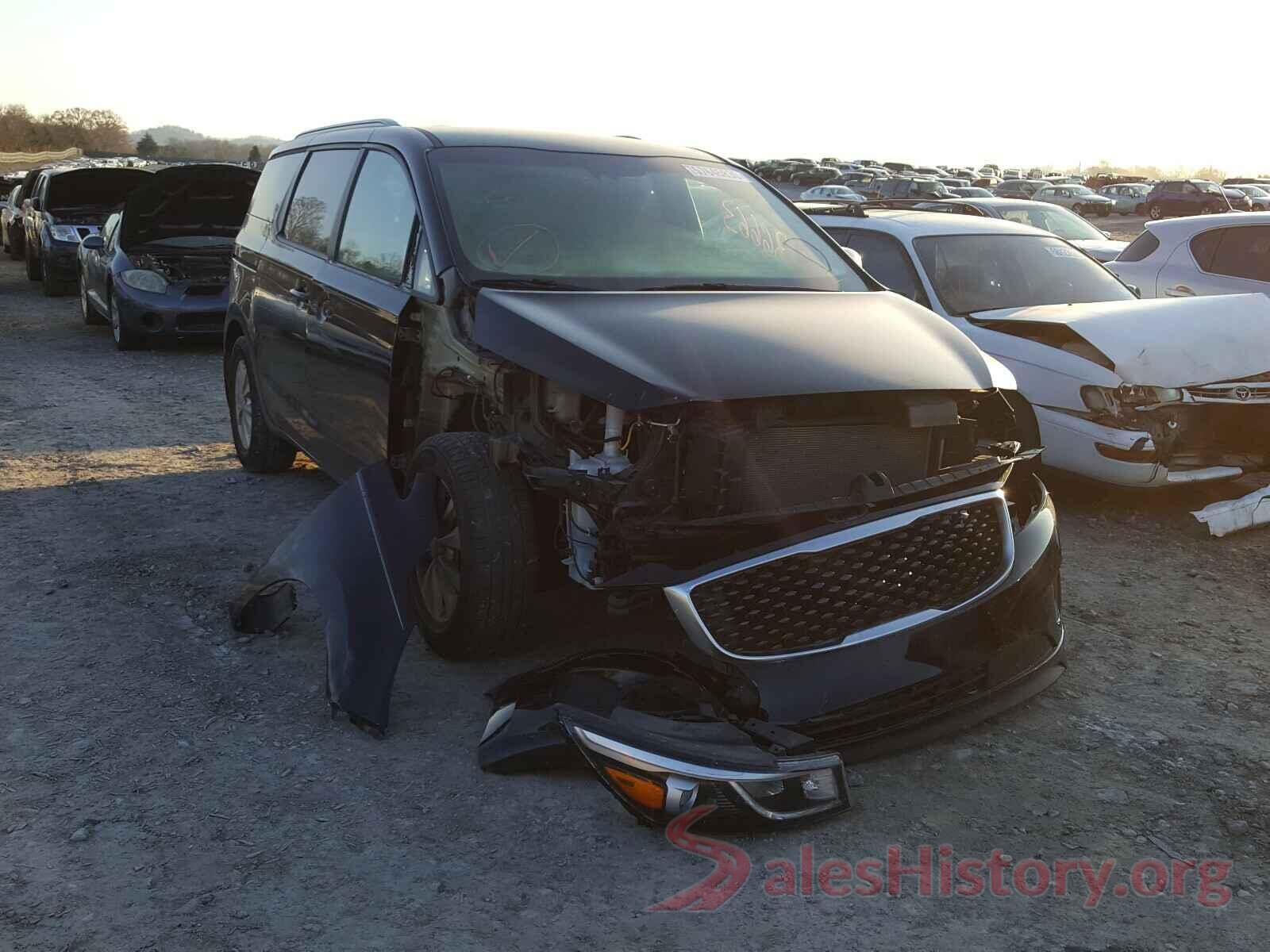 KNDMB5C10J6363250 2018 KIA SEDONA