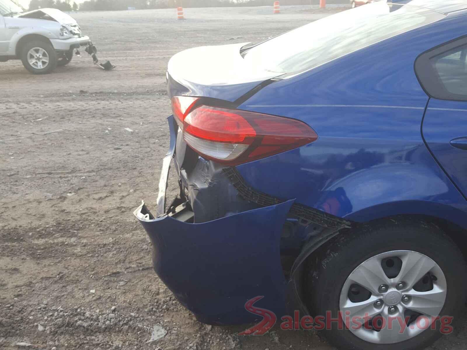 3KPFK4A71JE165023 2018 KIA FORTE