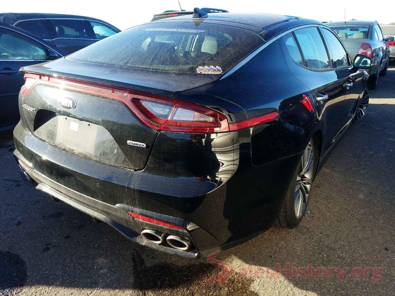 KNAE25LA8J6035558 2018 KIA STINGER