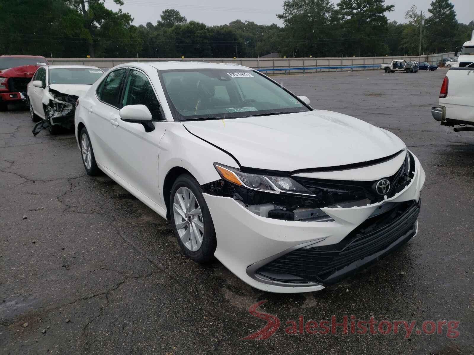 4T1C11AK1MU572740 2021 TOYOTA CAMRY