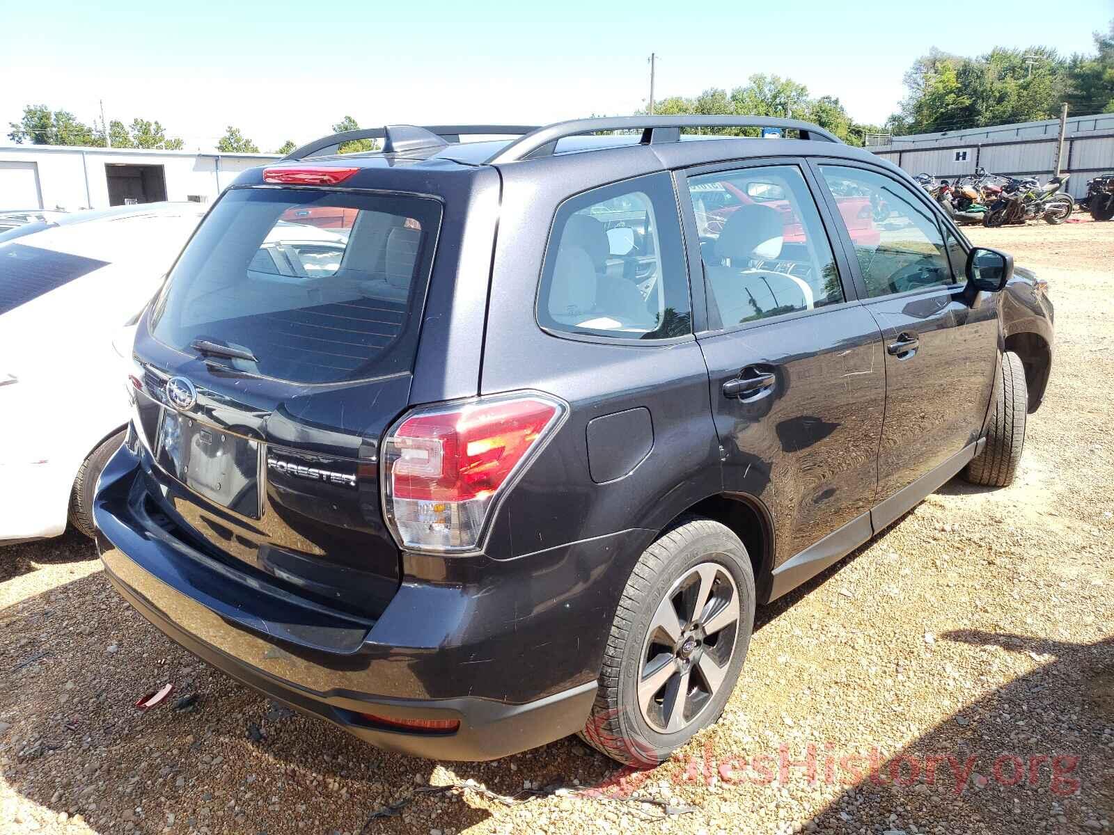 JF2SJABC9JH541331 2018 SUBARU FORESTER