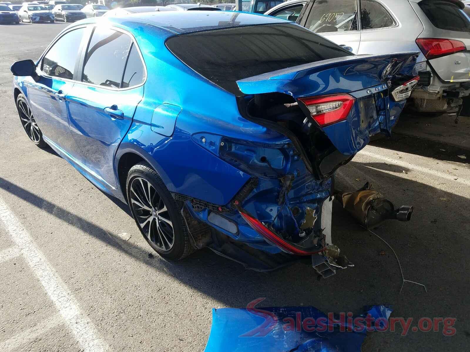 4T1B11HK5JU118200 2018 TOYOTA CAMRY