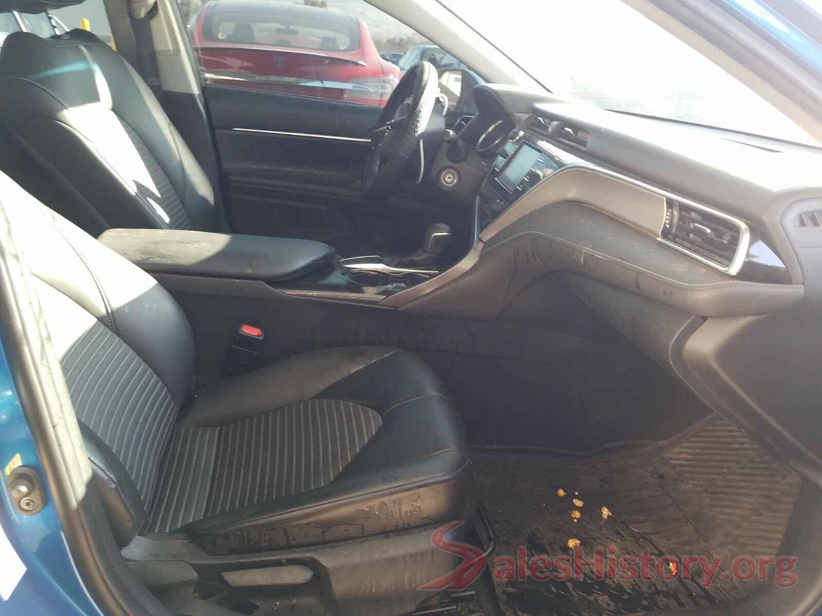 4T1B11HK5JU118200 2018 TOYOTA CAMRY