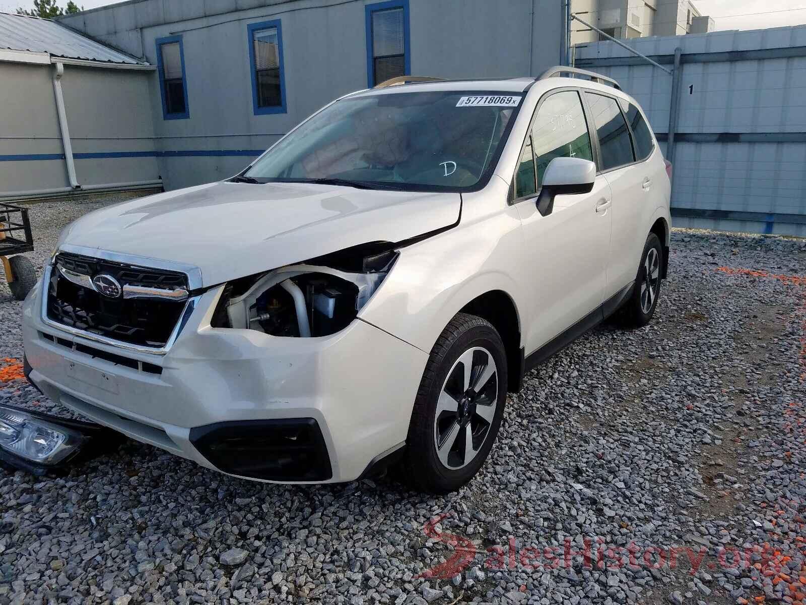 JF2SJADC1JH513763 2018 SUBARU FORESTER