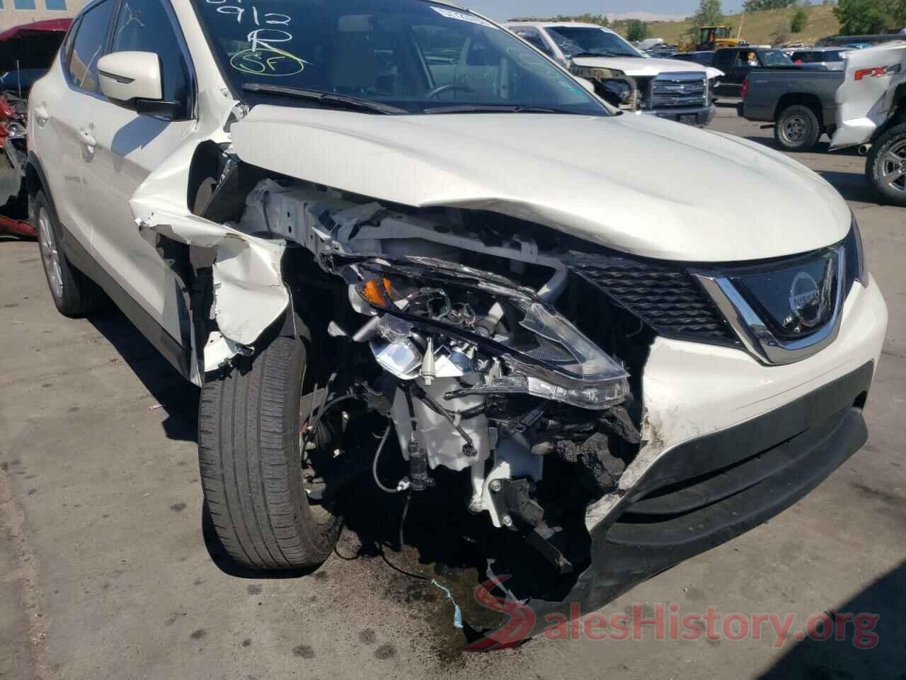 JN1BJ1CP0JW180750 2018 NISSAN ROGUE