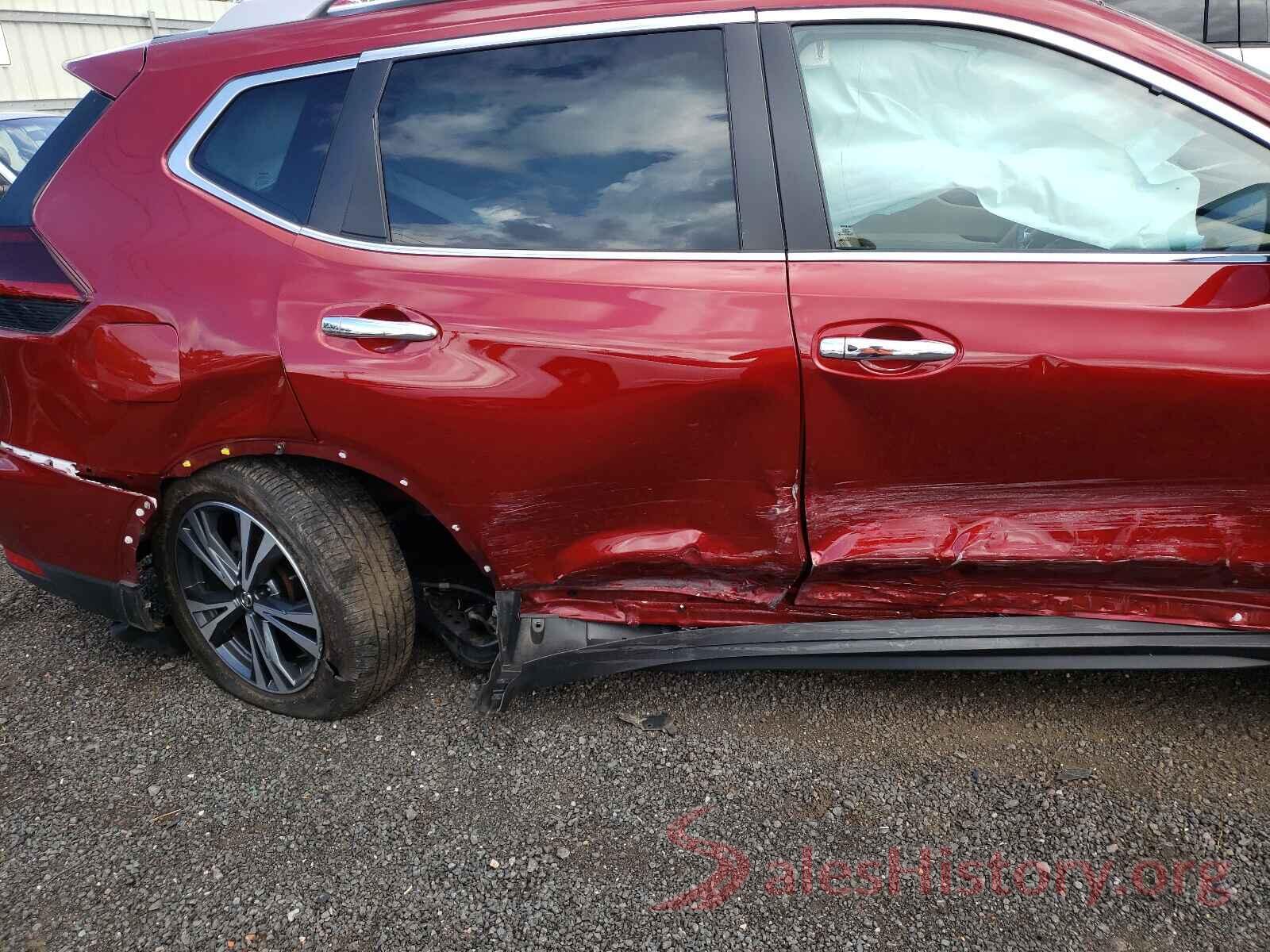 5N1AT2MVXJC833121 2018 NISSAN ROGUE