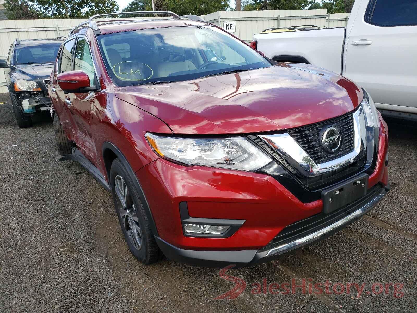 5N1AT2MVXJC833121 2018 NISSAN ROGUE