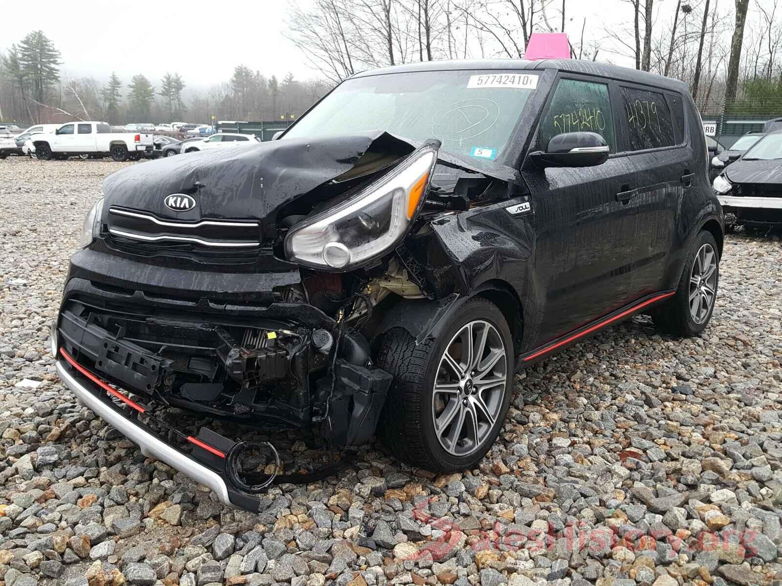 KNDJX3AA8J7558907 2018 KIA SOUL