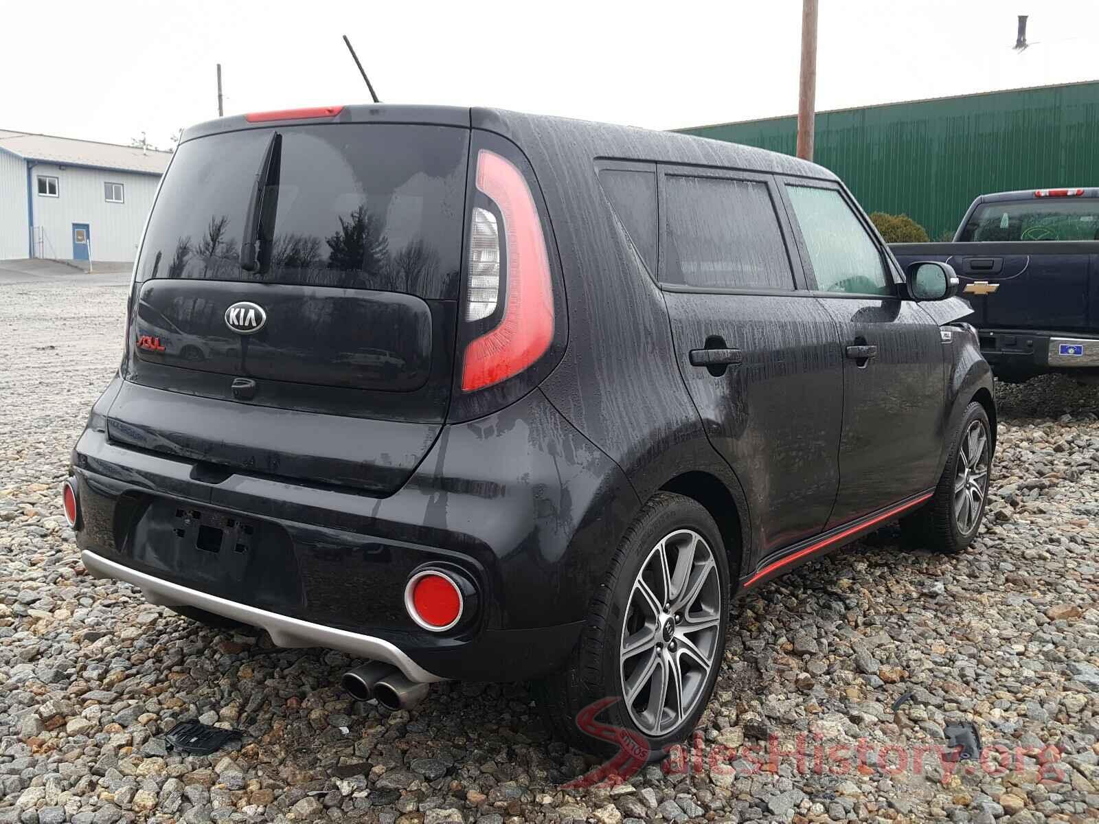 KNDJX3AA8J7558907 2018 KIA SOUL