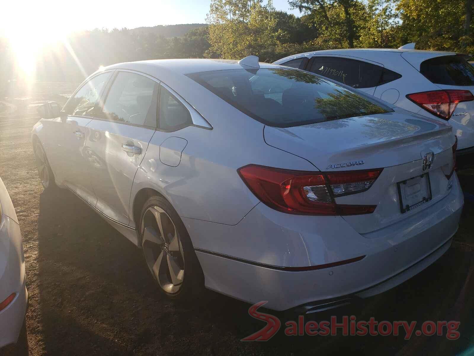 1HGCV2F95JA020161 2018 HONDA ACCORD