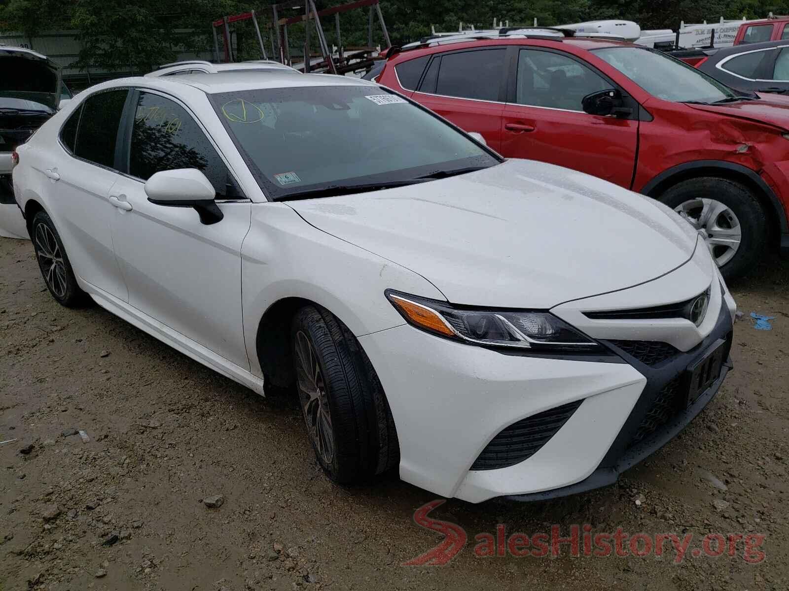 4T1B11HK7JU576756 2018 TOYOTA CAMRY