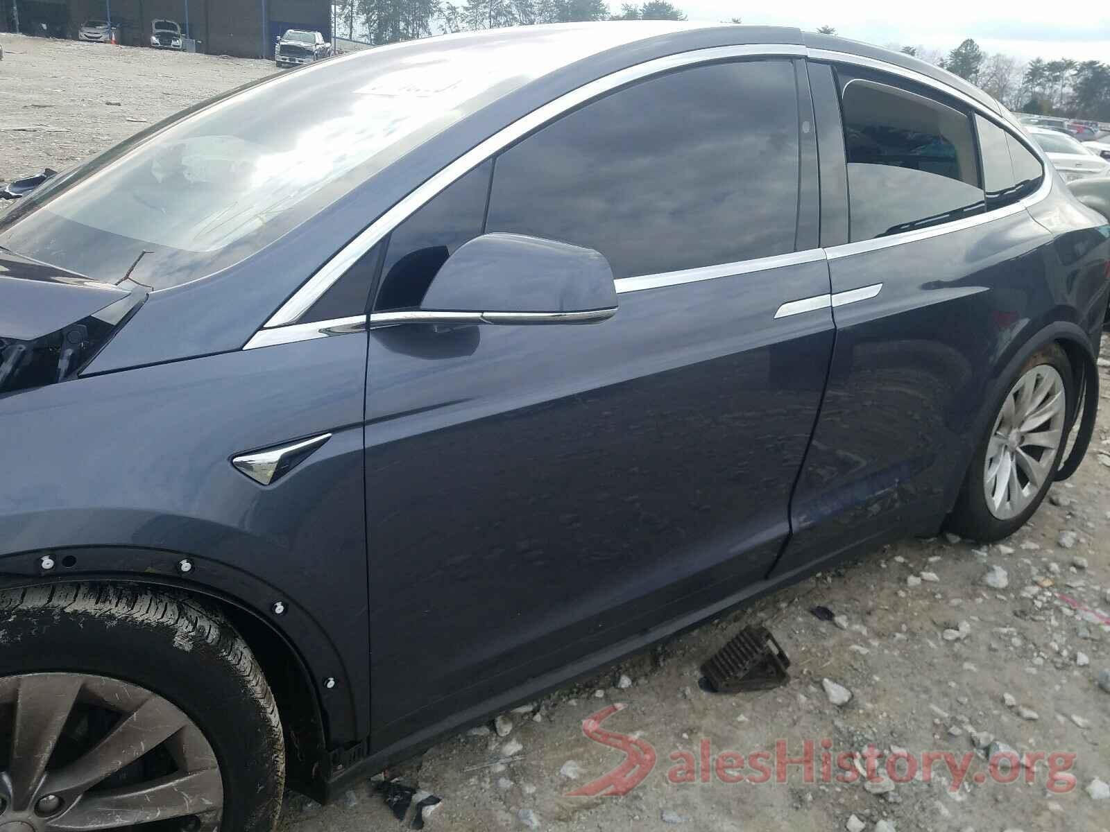 5YJXCDE29JF100432 2018 TESLA MODEL X