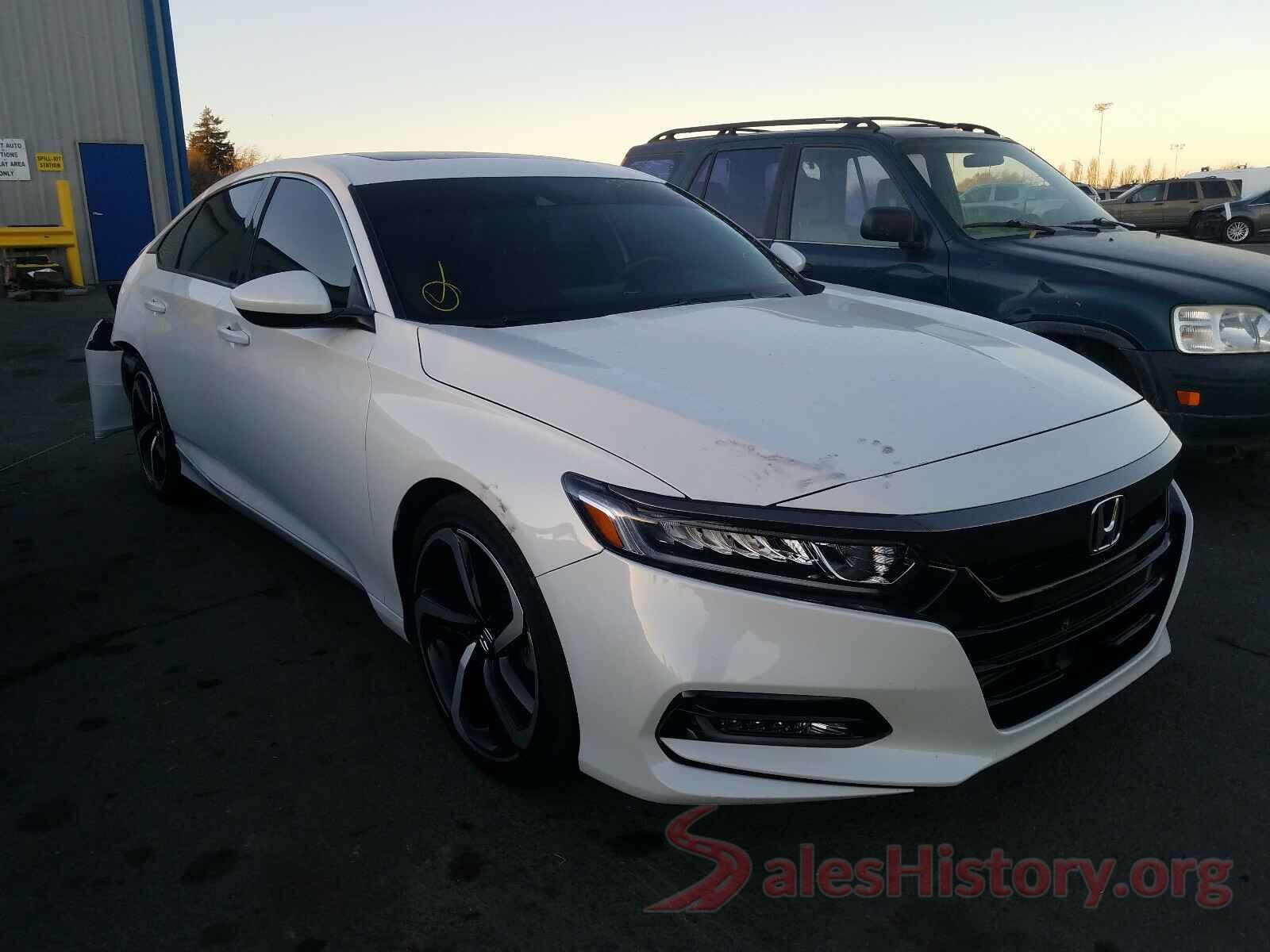 1HGCV2F32JA024633 2018 HONDA ACCORD