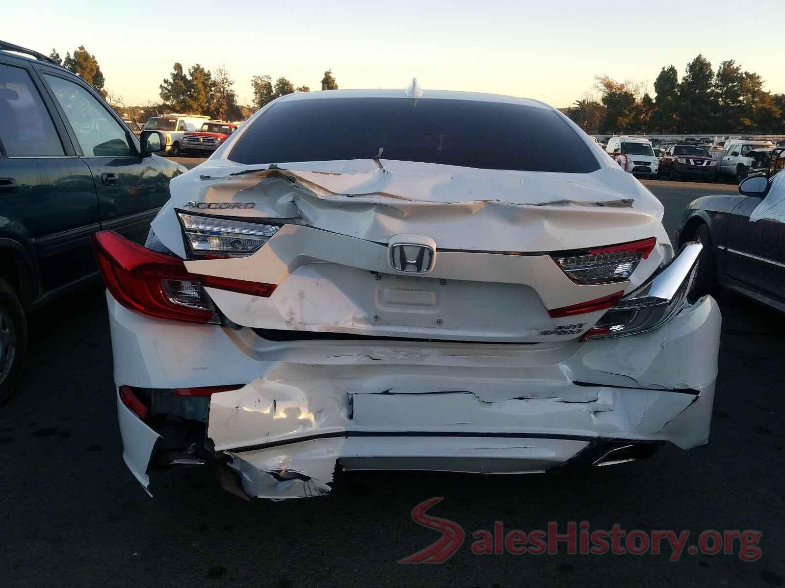 1HGCV2F32JA024633 2018 HONDA ACCORD