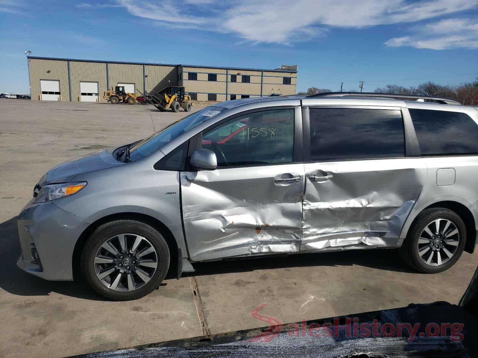 5TDDZ3DC9KS224588 2019 TOYOTA SIENNA