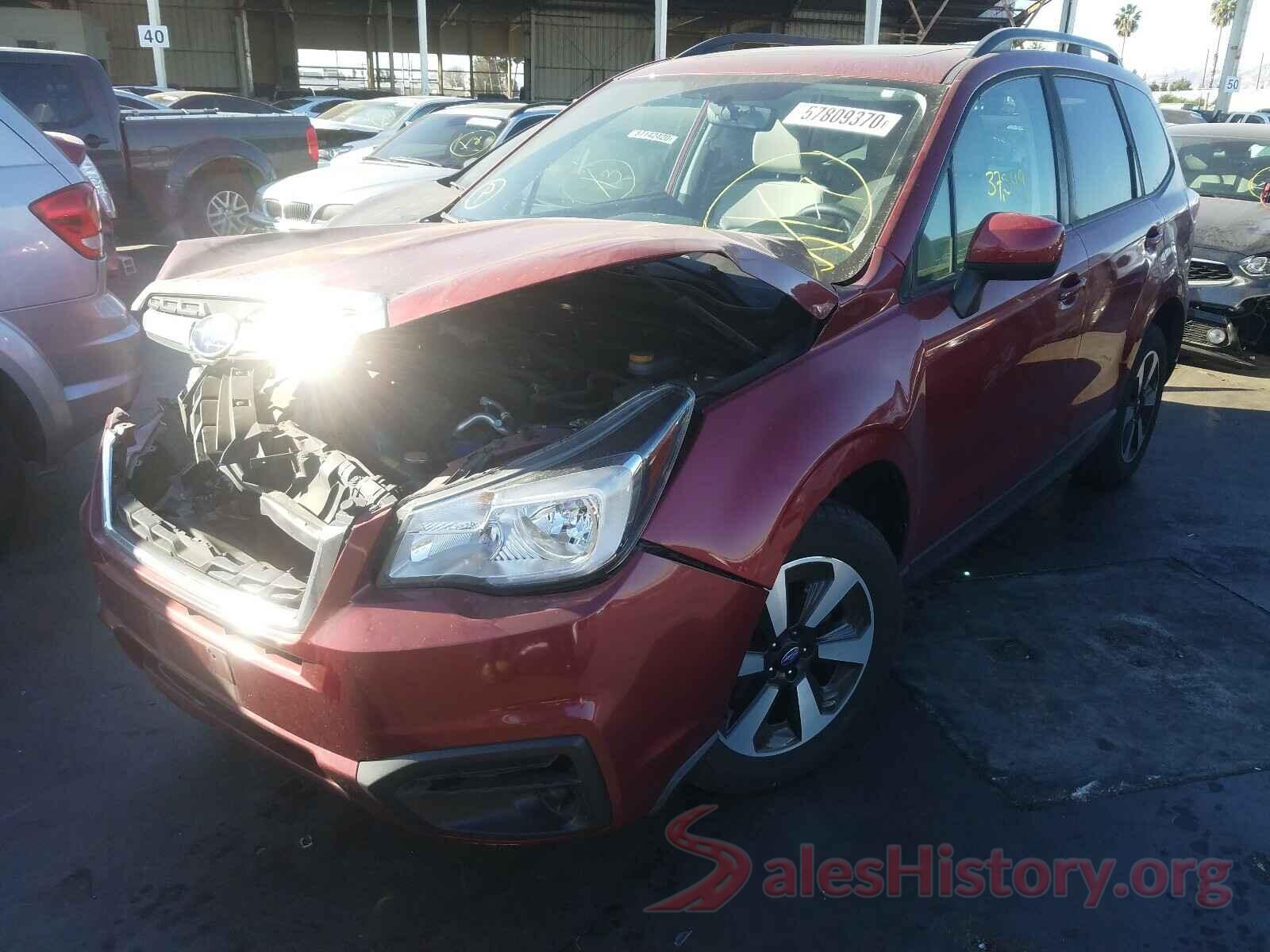 JF2SJADC3JH438564 2018 SUBARU FORESTER