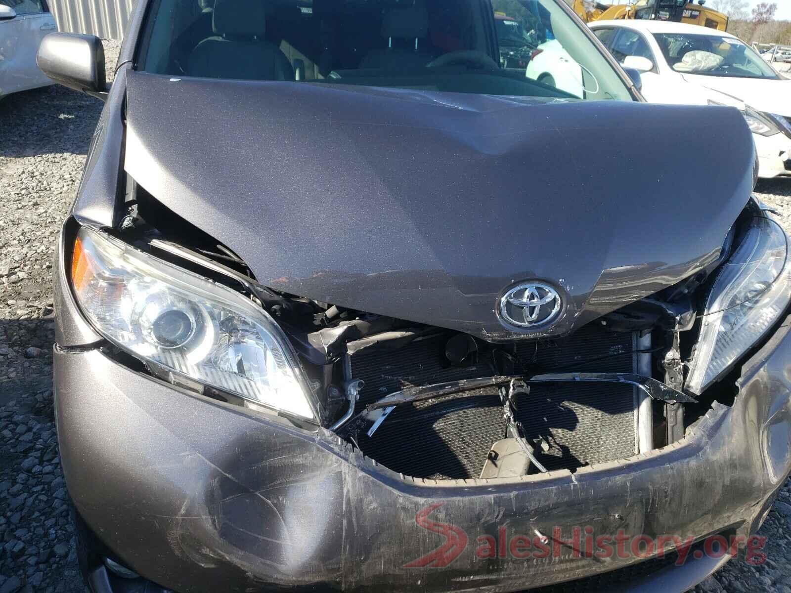 5TDYZ3DC1HS824550 2017 TOYOTA SIENNA