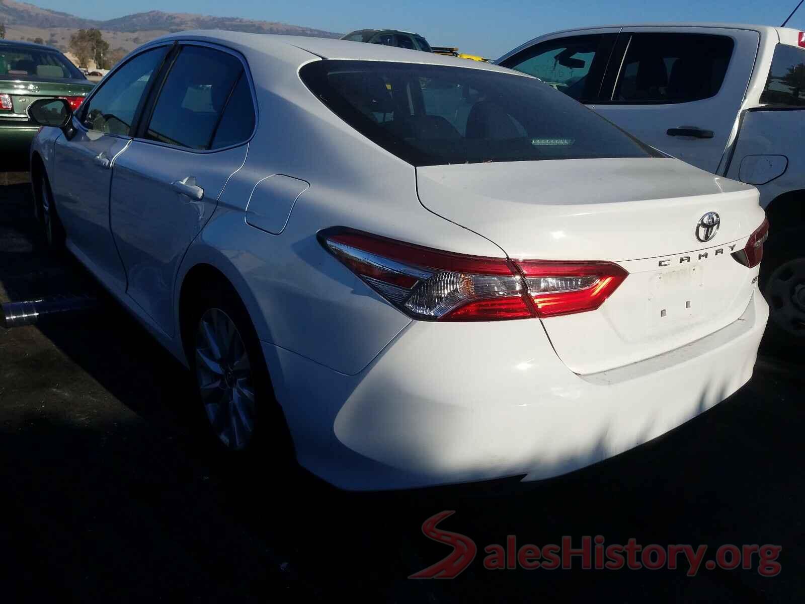 4T1B11HK5JU511842 2018 TOYOTA CAMRY