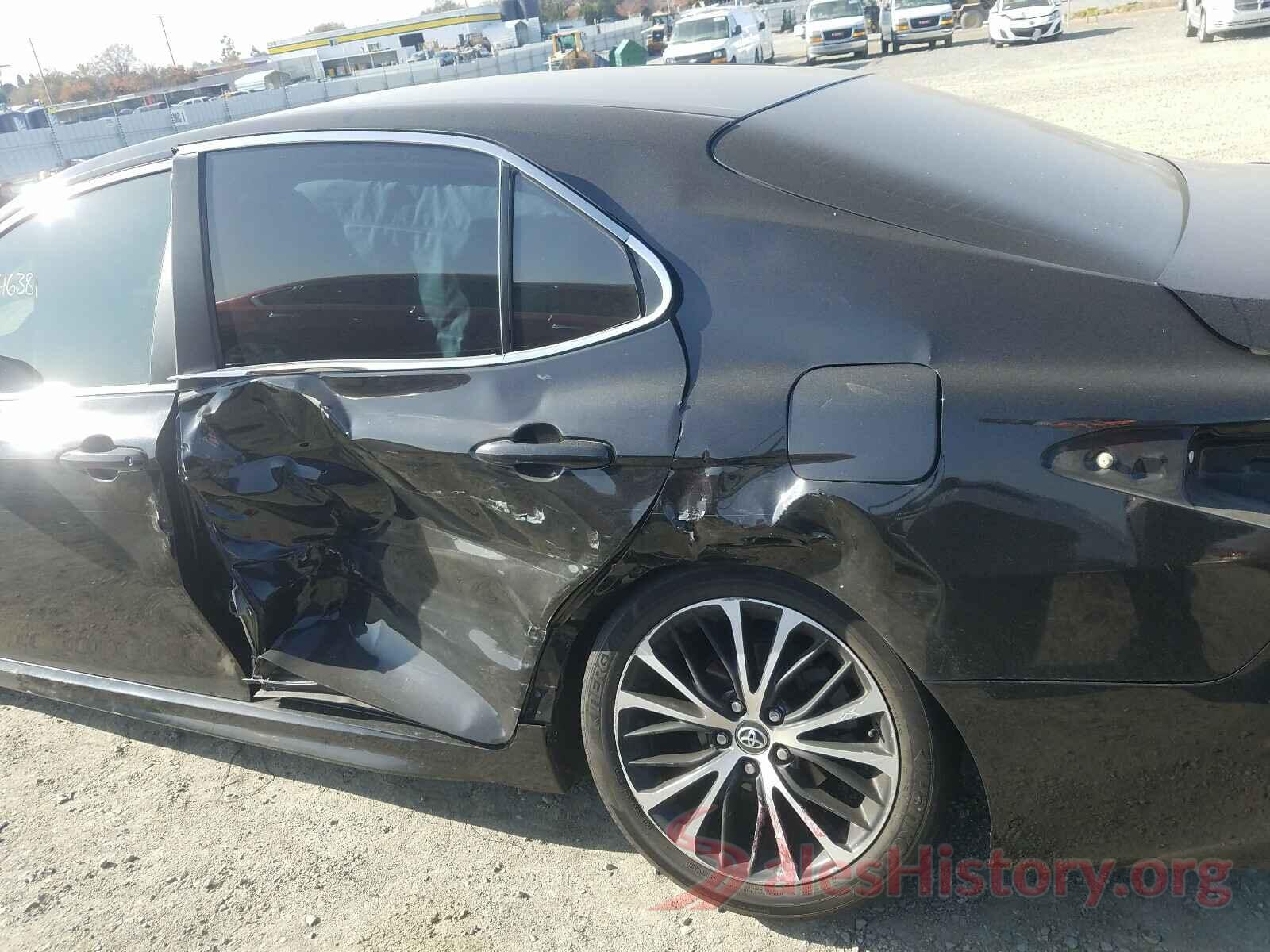 4T1B11HK0JU523512 2018 TOYOTA CAMRY