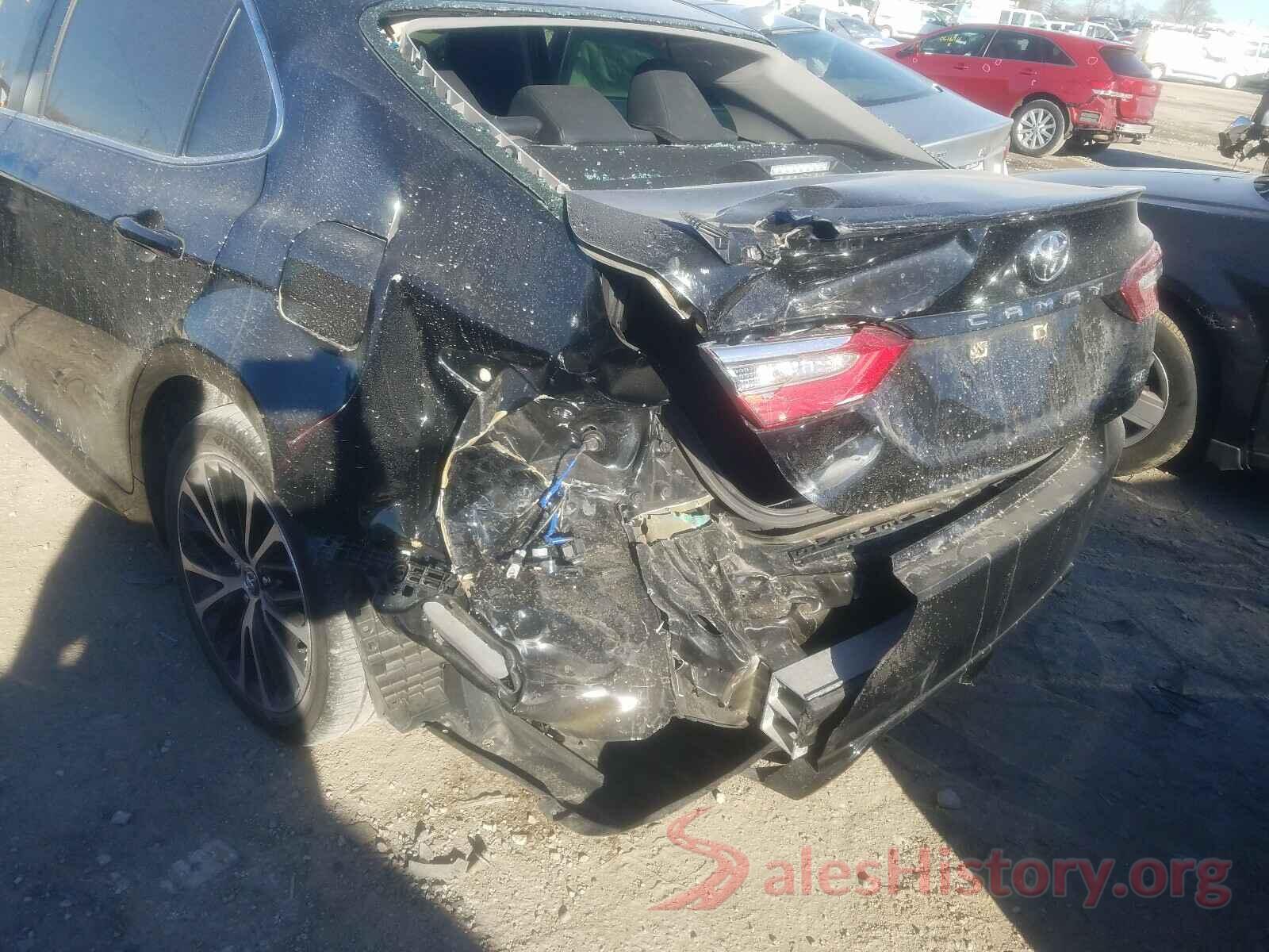 4T1B11HK4JU583003 2018 TOYOTA CAMRY