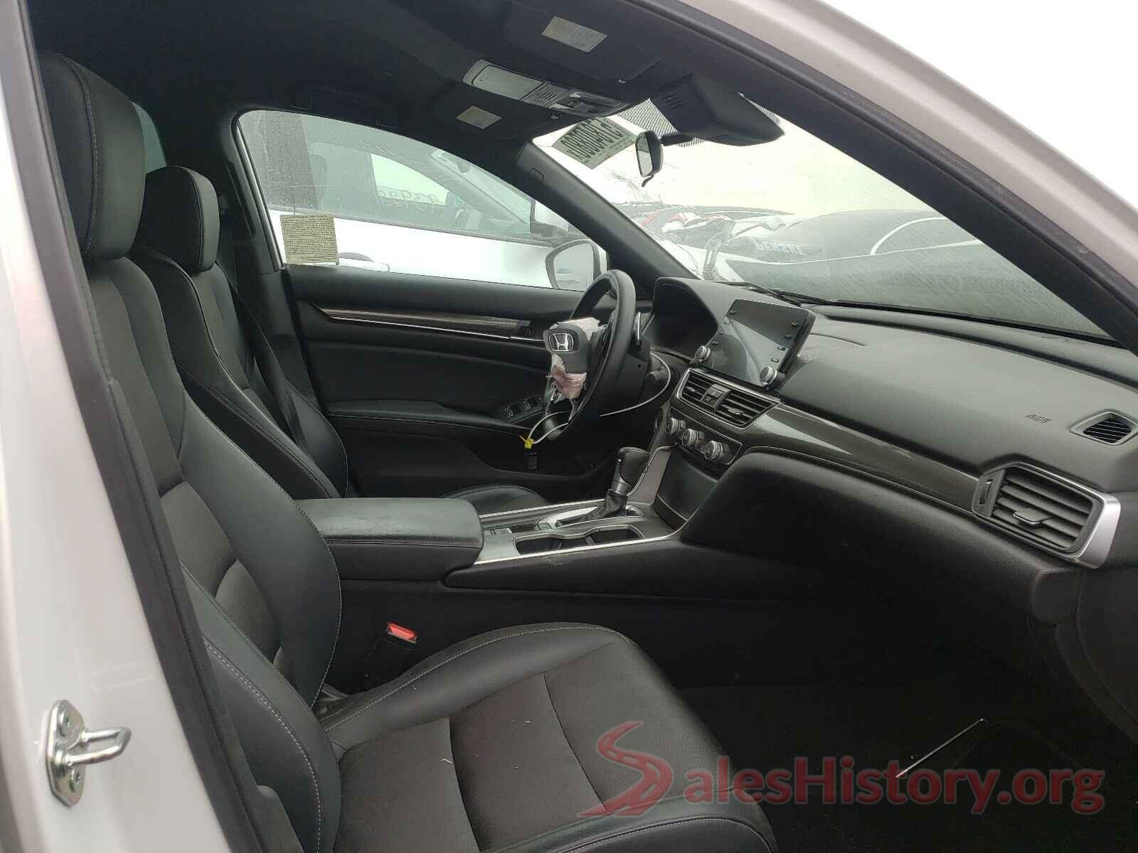 1HGCV1F30JA051811 2018 HONDA ACCORD