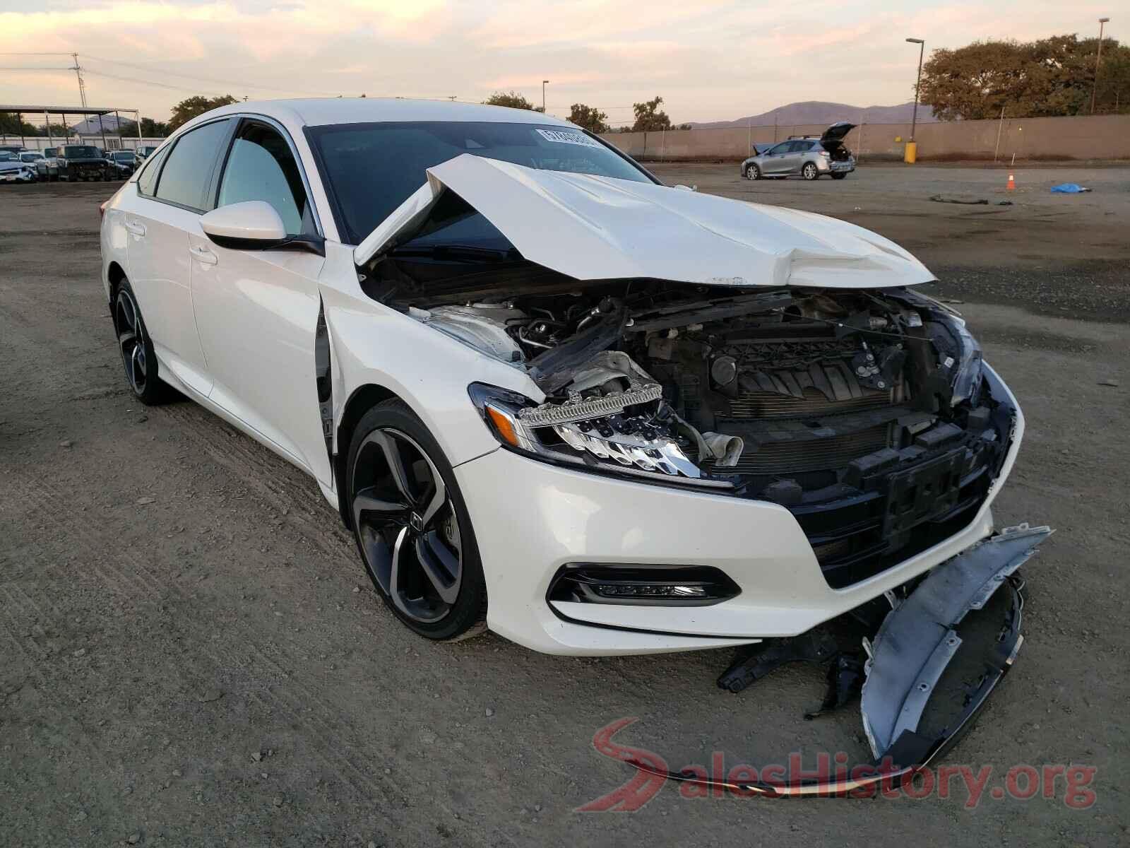 1HGCV1F30JA051811 2018 HONDA ACCORD