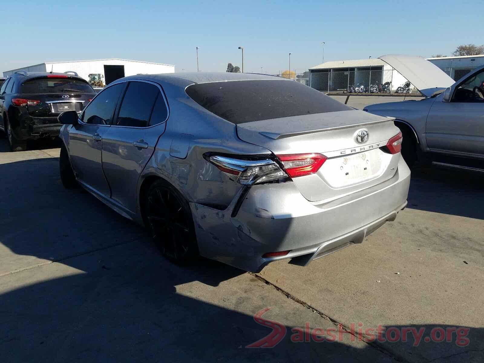 4T1B11HK9JU116059 2018 TOYOTA CAMRY