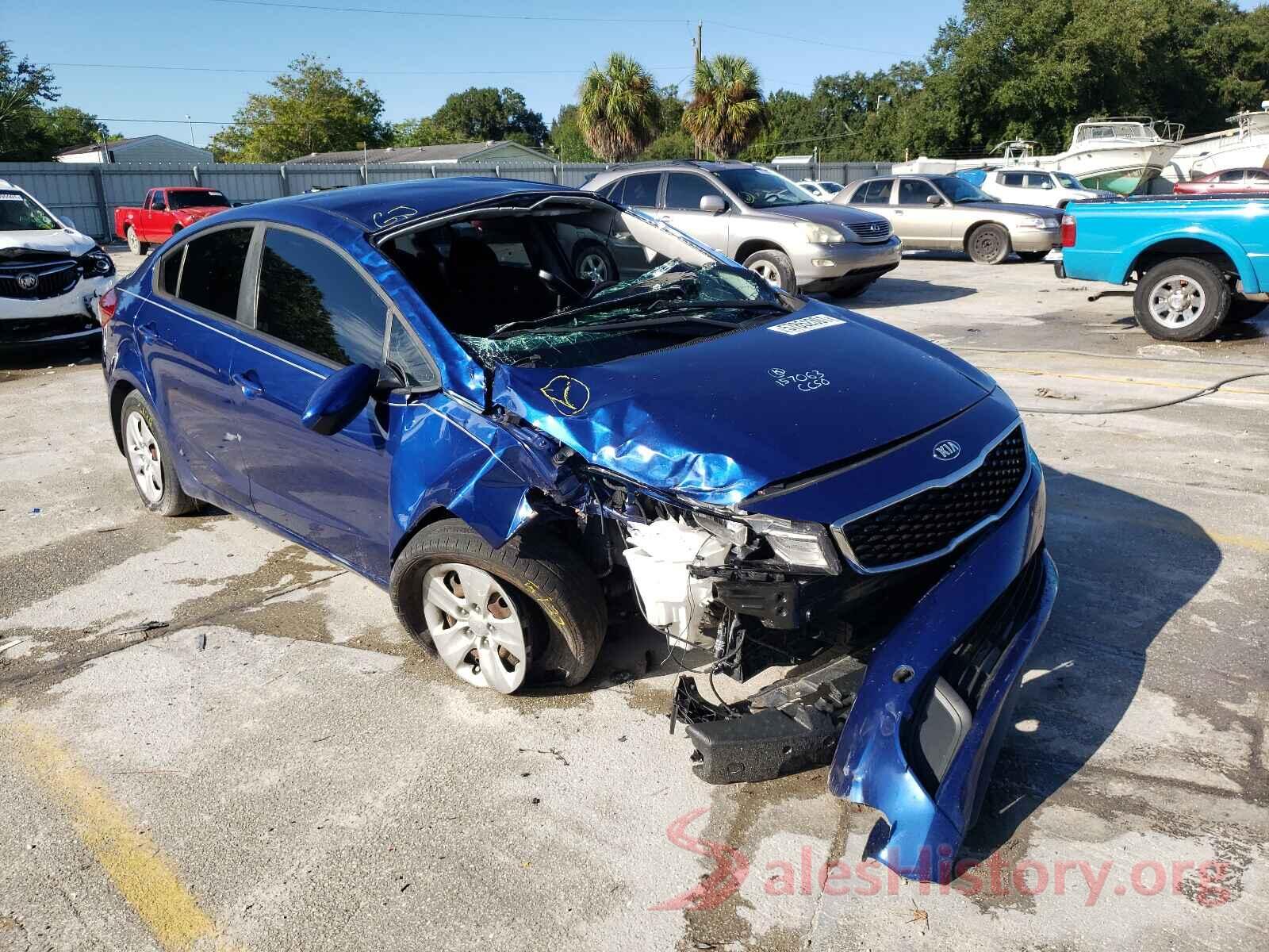 3KPFK4A75HE156738 2017 KIA FORTE