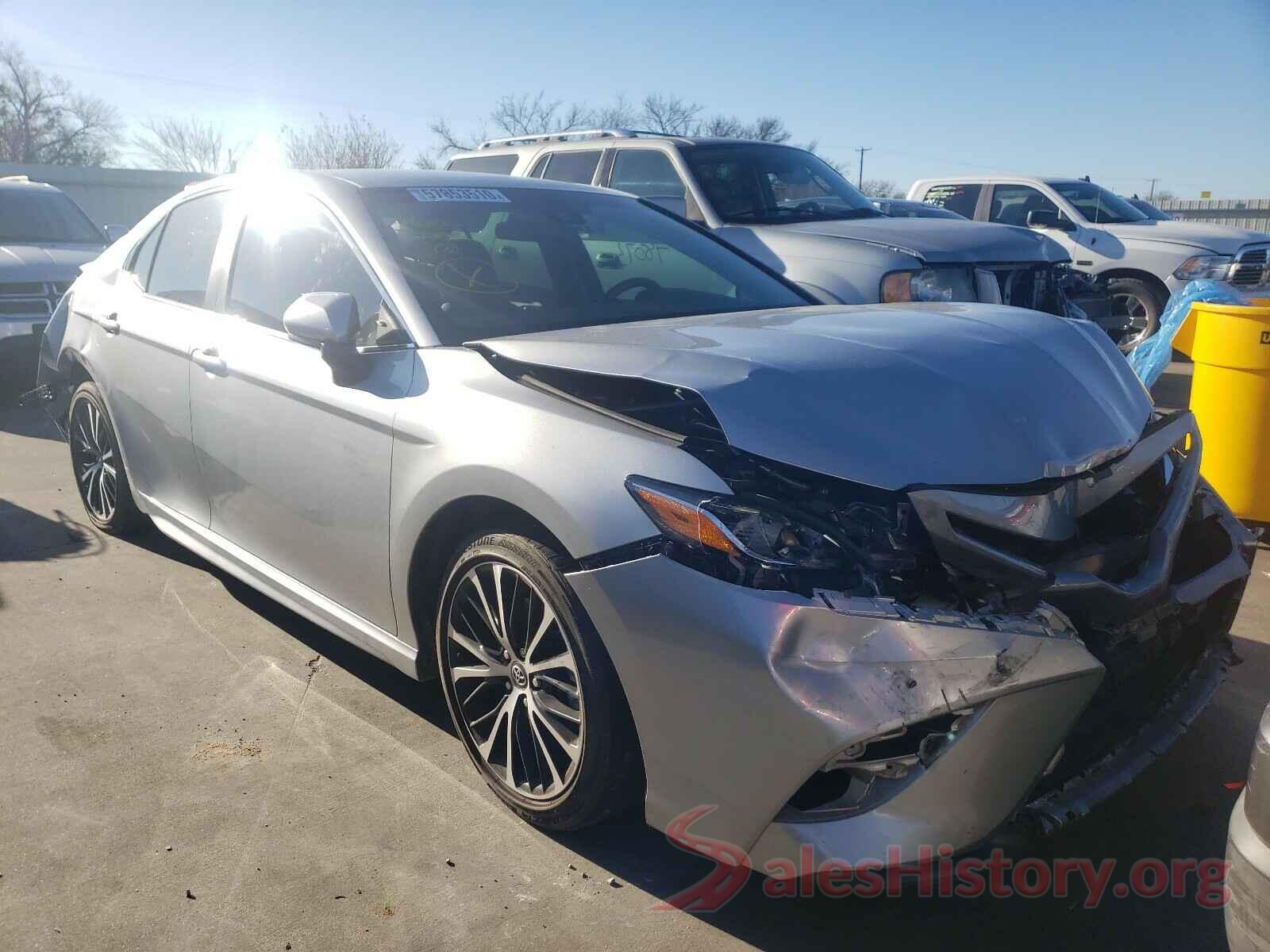 4T1B11HKXJU150690 2018 TOYOTA CAMRY