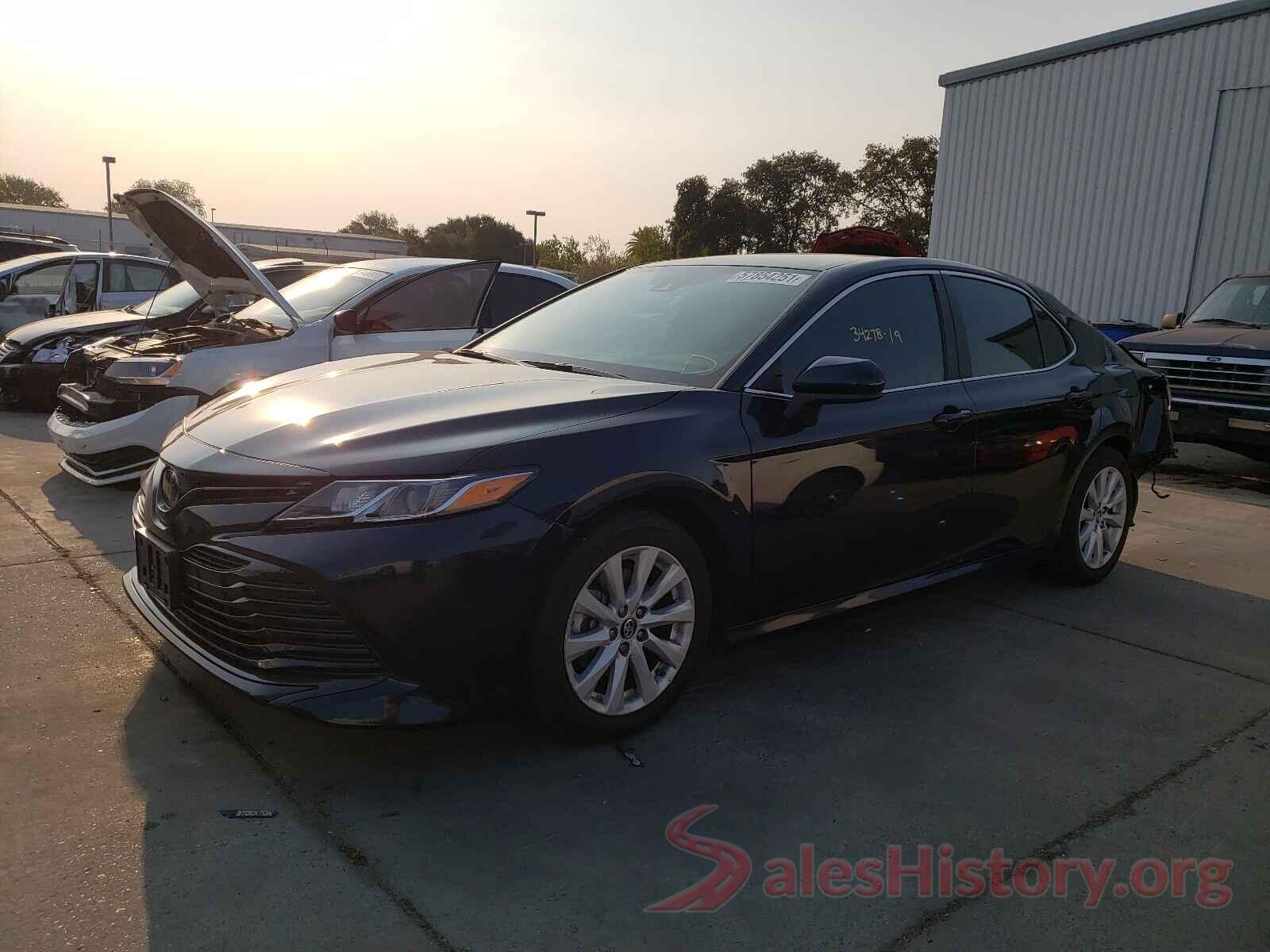 4T1B11HK4KU683975 2019 TOYOTA CAMRY