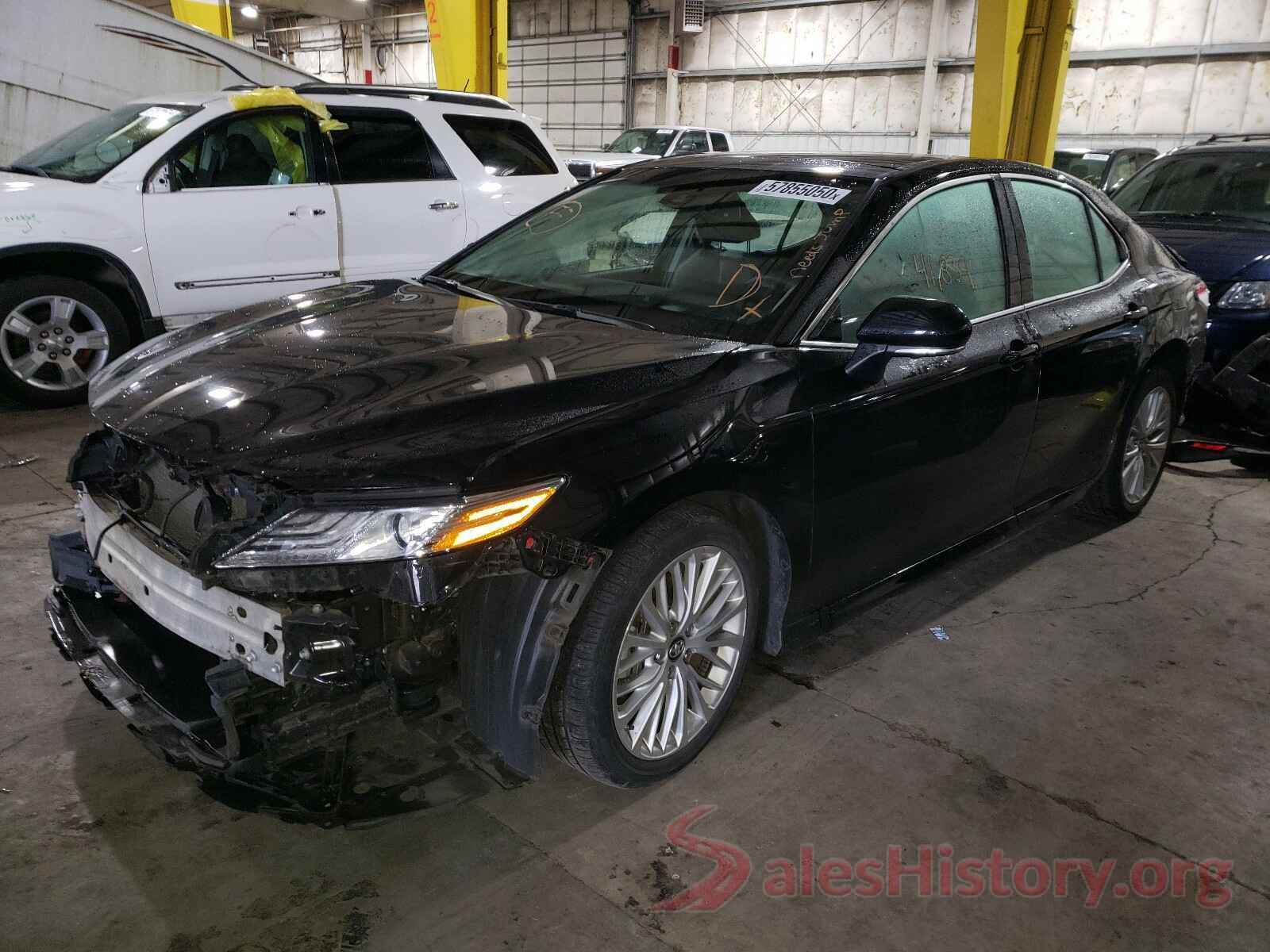 4T1B11HK8JU513827 2018 TOYOTA CAMRY