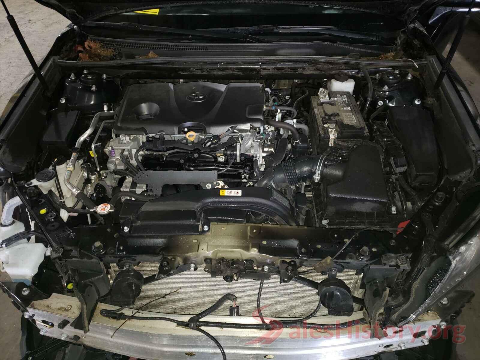 4T1B11HK8JU513827 2018 TOYOTA CAMRY