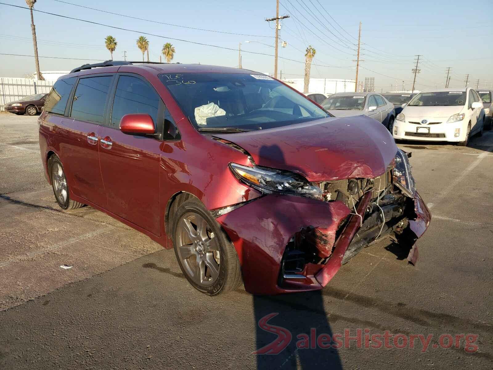 5TDXZ3DC0JS954367 2018 TOYOTA SIENNA