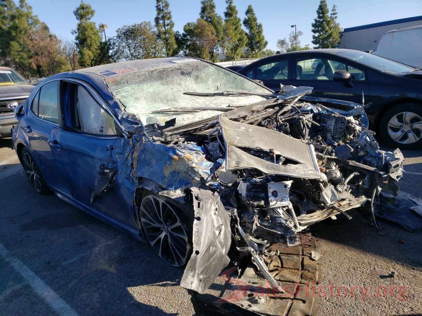 4T1B11HK3KU252818 2019 TOYOTA CAMRY