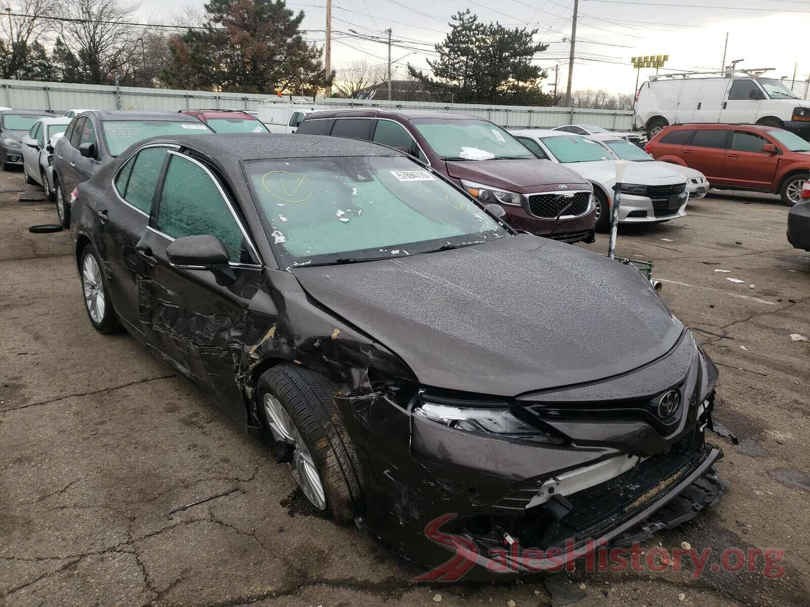 4T1B11HK6JU013004 2018 TOYOTA CAMRY