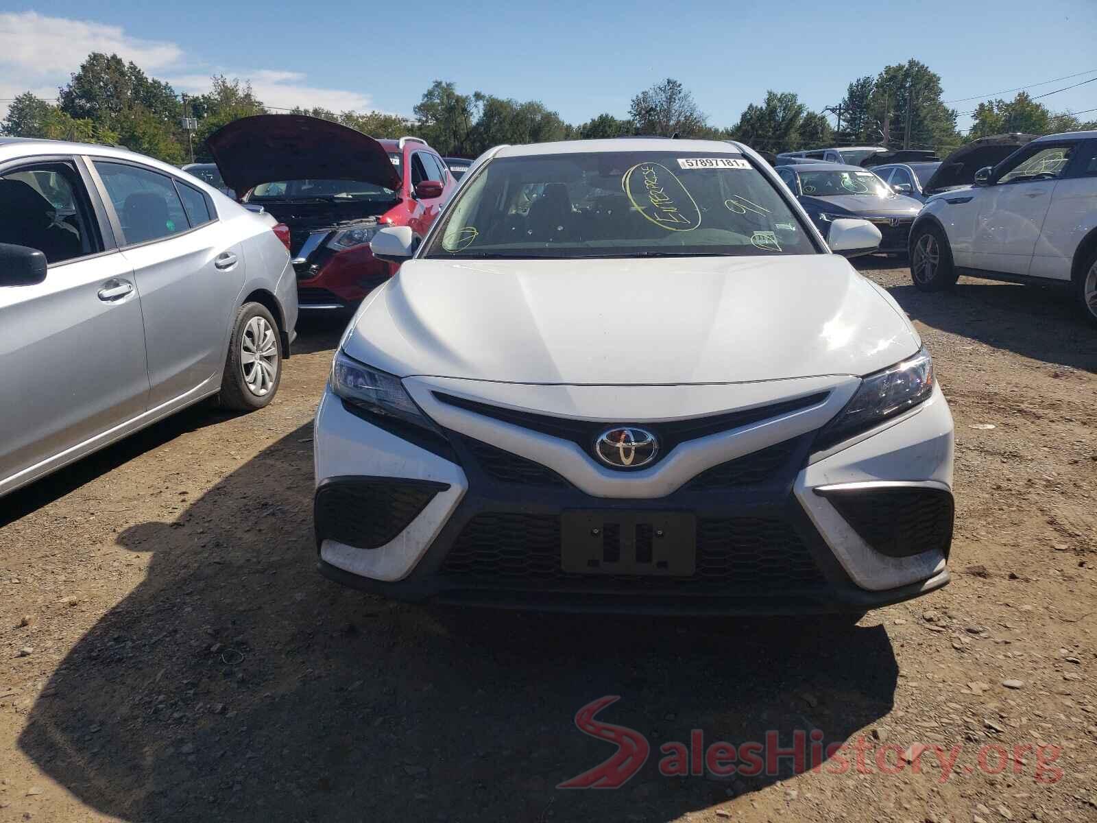 4T1G11AK8MU403204 2021 TOYOTA CAMRY