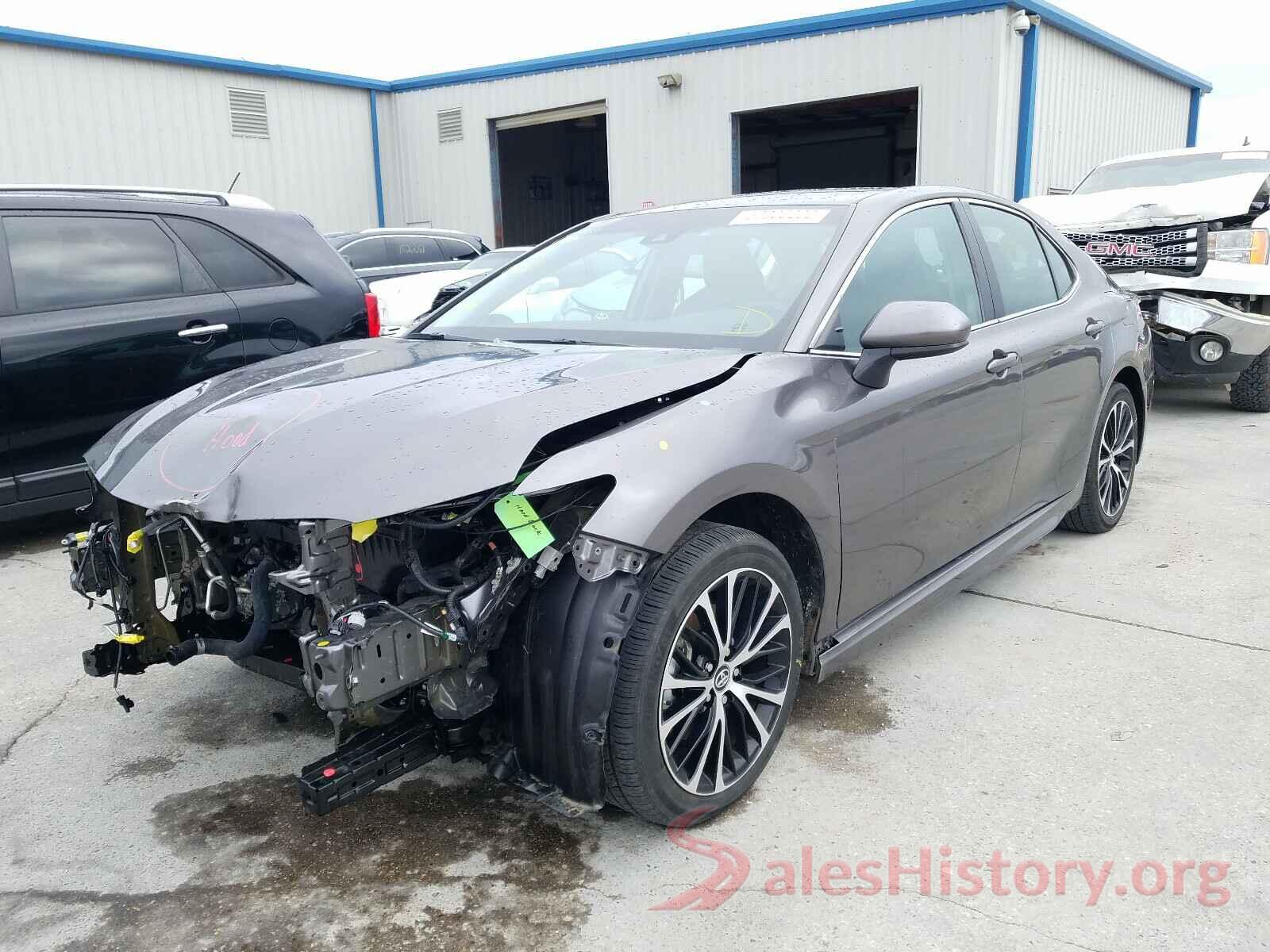 4T1B11HKXJU642989 2018 TOYOTA CAMRY