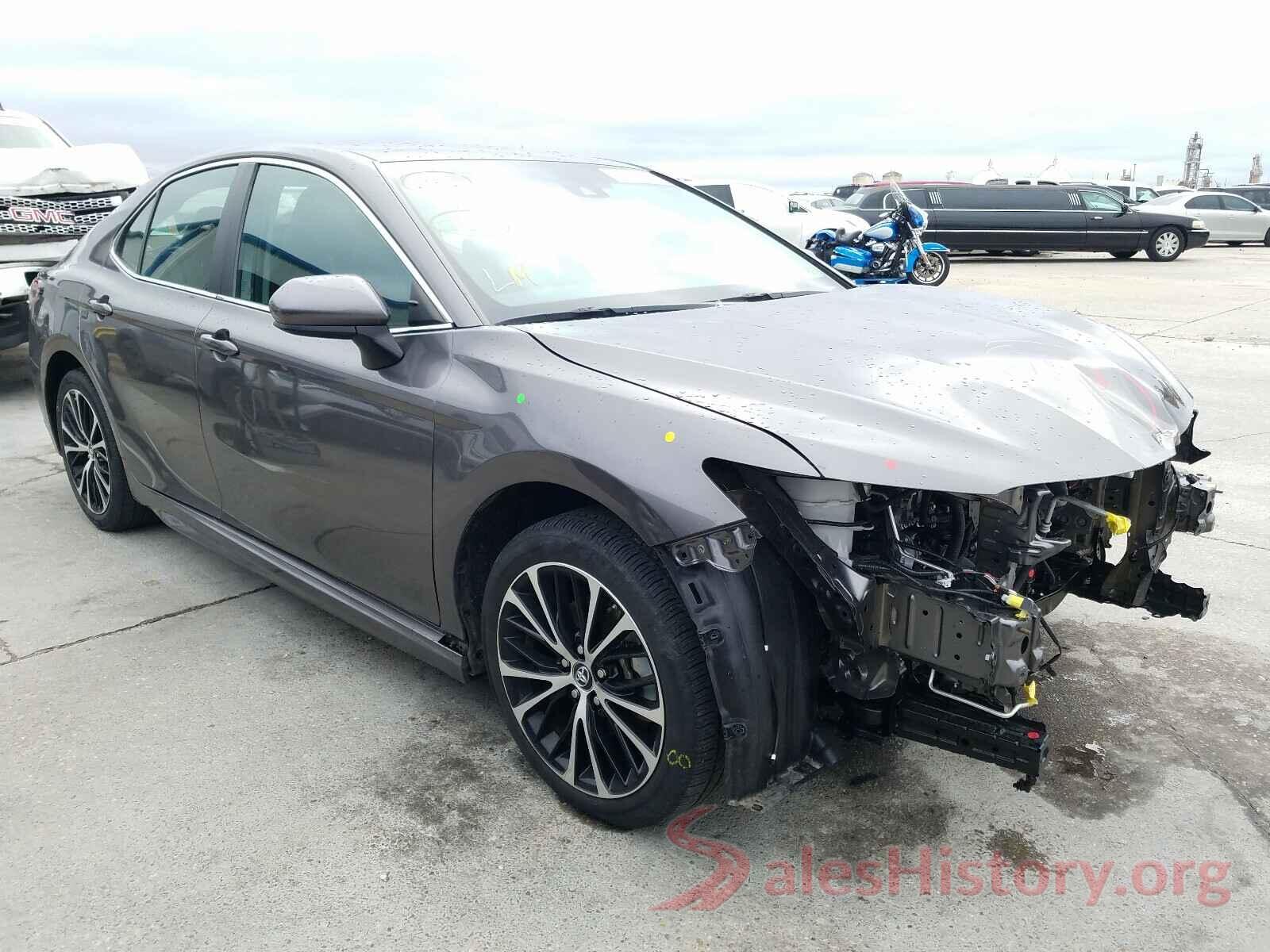 4T1B11HKXJU642989 2018 TOYOTA CAMRY